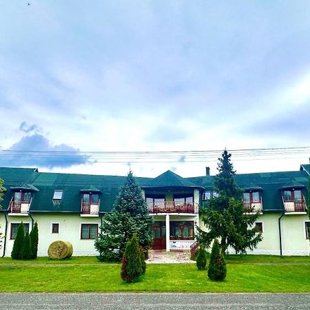Eden Panzio Aparthotel Buk Exterior photo