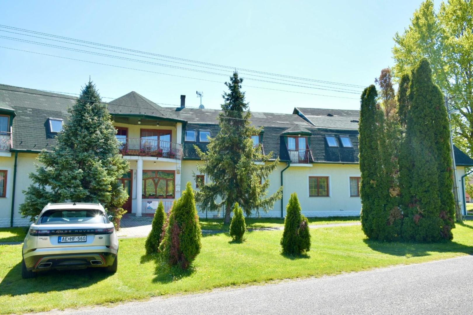 Eden Panzio Aparthotel Buk Exterior photo
