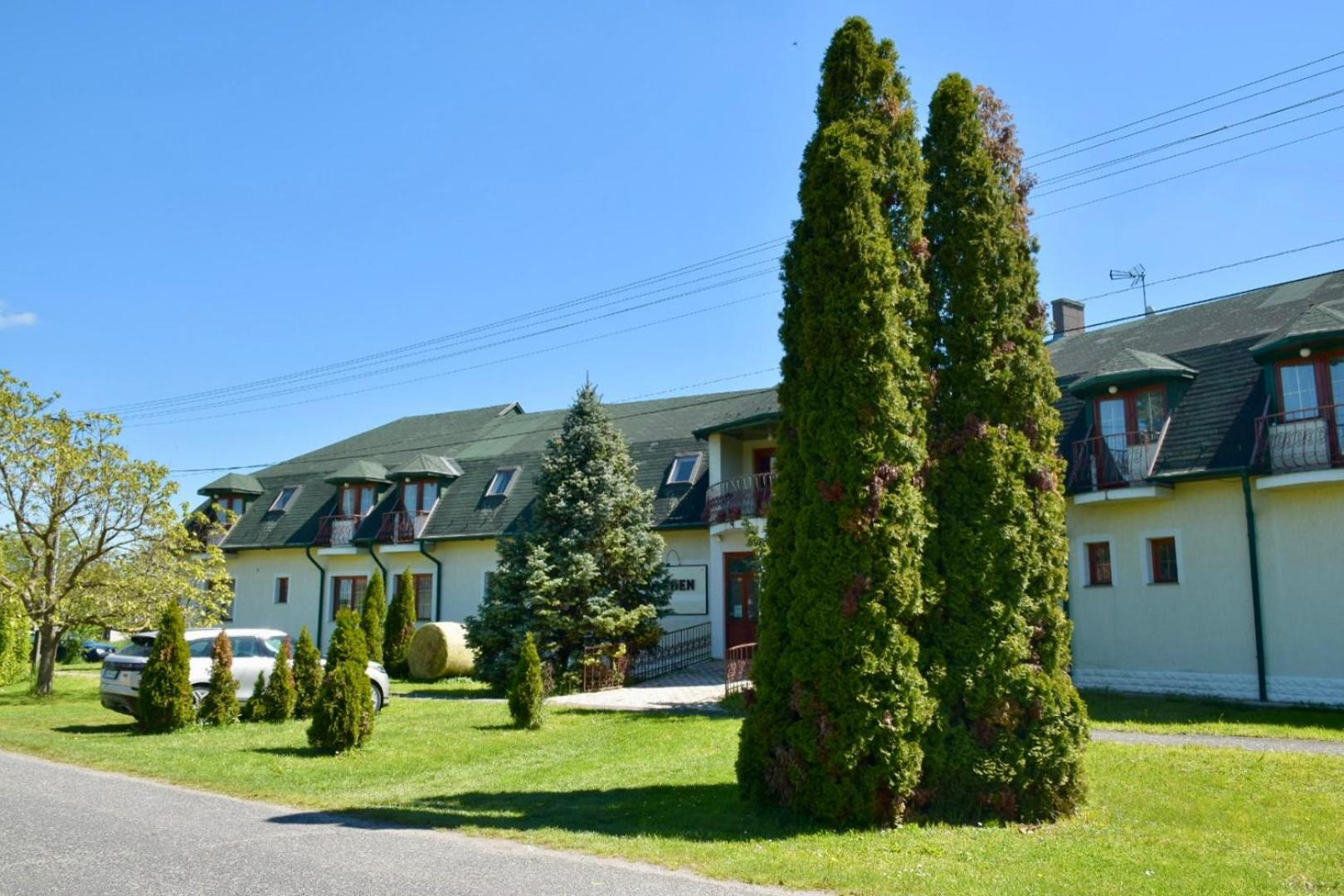 Eden Panzio Aparthotel Buk Exterior photo